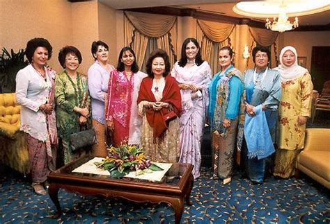 A Historic Triumph for Diversity: Celebrating Datin Paduka Seri Endon Mahmood’s Visionary 2004 KL Fashion Week